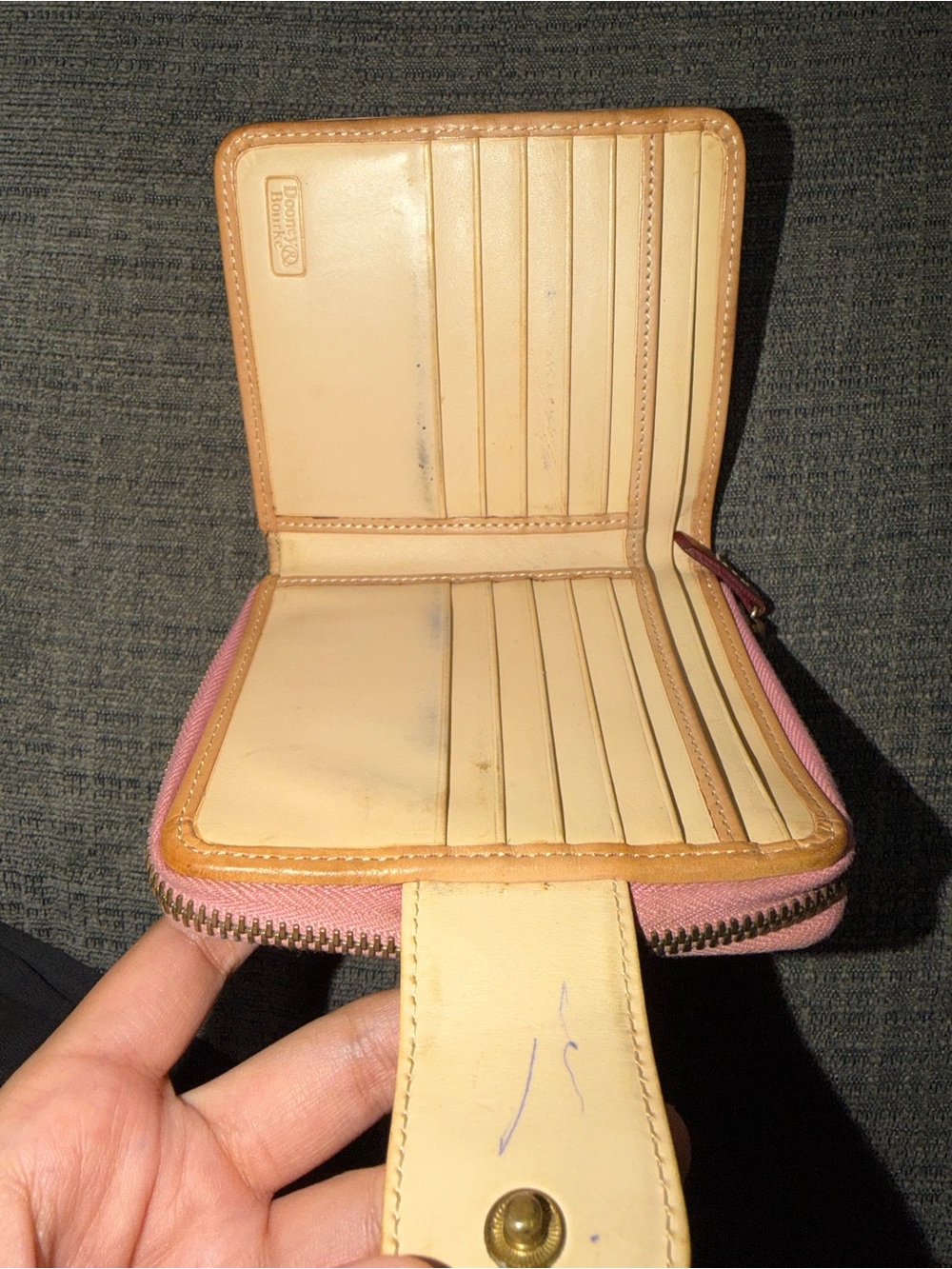 Vintage Dooney & Bourke Pink Leather Compact Wallet - Picture 4 of 7